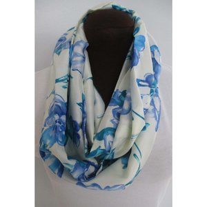 BRAND NEW INFINITY SCARF BLUE ROSES
